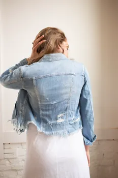 Frayed Hem Cropped Denim Jacket