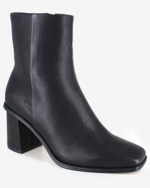 Vale Boot in Black